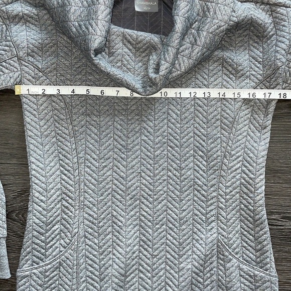 SzXS Shambhala quilted grey cowl neck cozy, after yoga sweater EUC - Picture 9 of 13